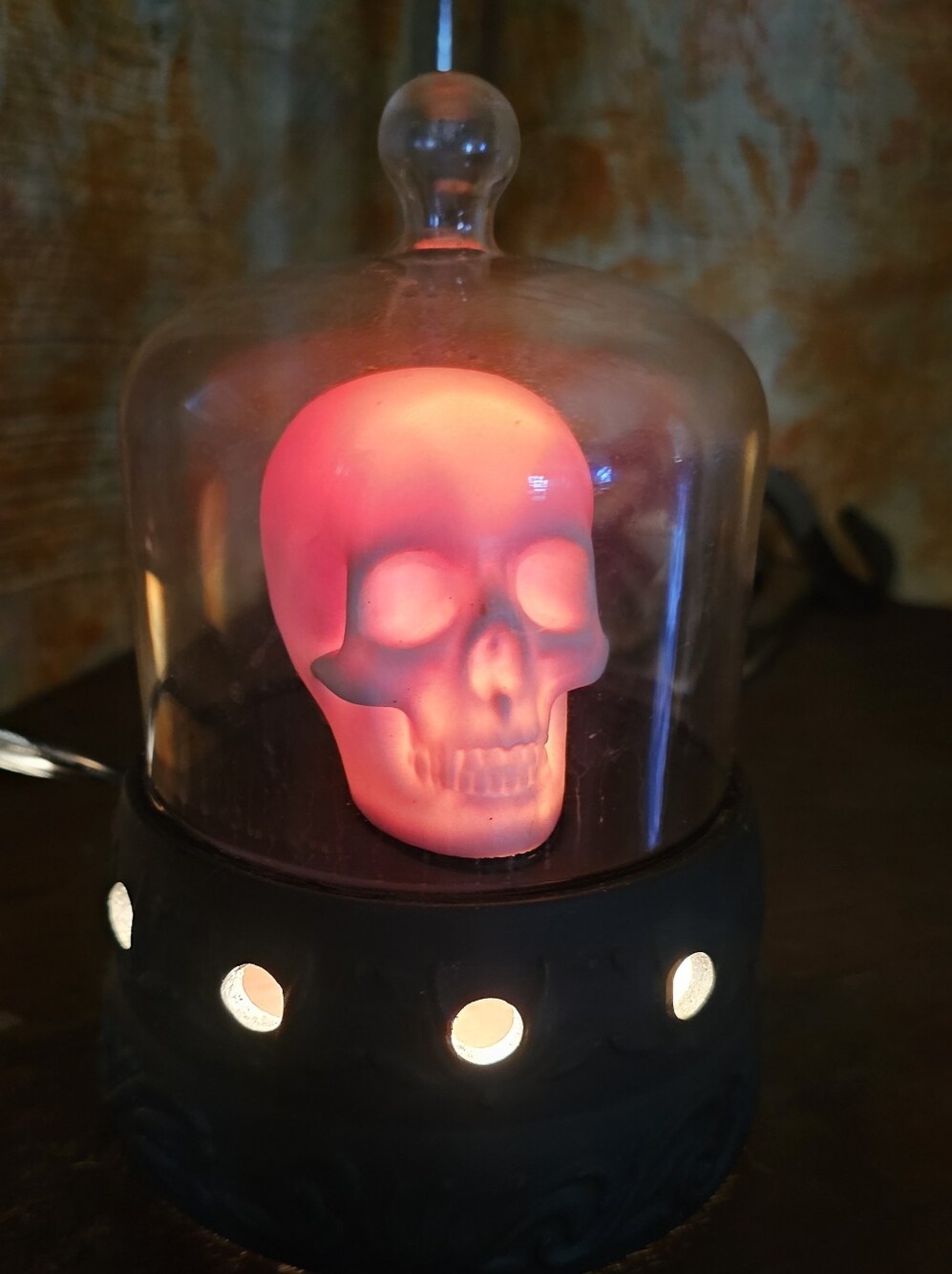 Scentsationals skull wax warmer